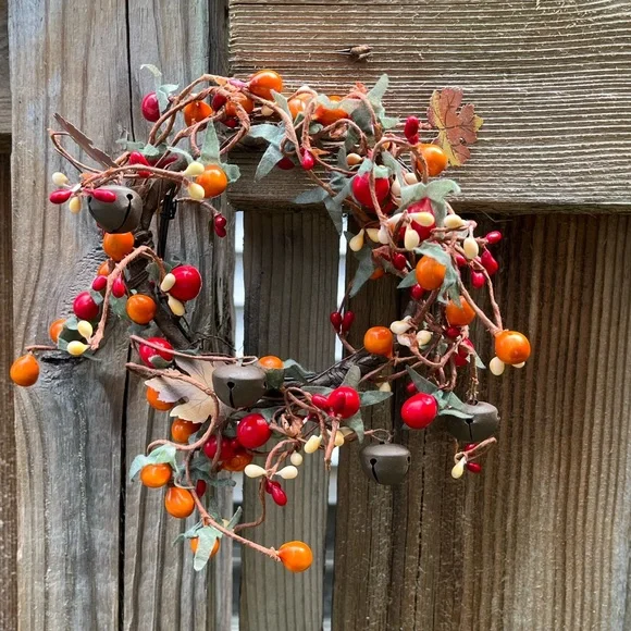 2 gorgeous fall wreaths adorned w/seeds, flowers & metal leaves & bells - Picture 3 of 14